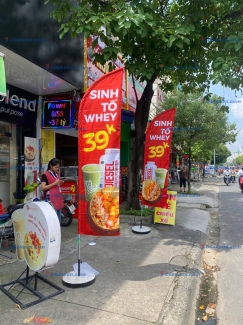 Quy Trình In Cờ Phướn Chất Lượng Cao: Từ Thiết Kế Đến Thành Phẩm